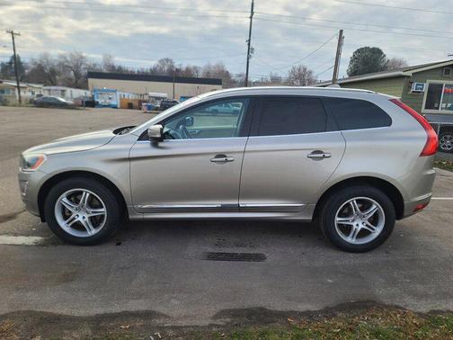 2015 Volvo XC60 T6 Platinum