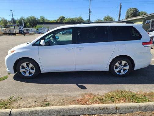 2013 Toyota Sienna LE
