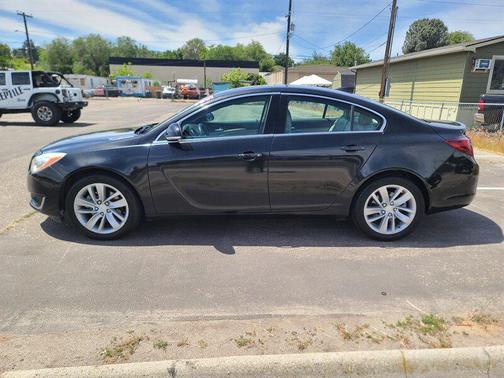 Black Diamond Tricoat 2015 Buick Regal Base