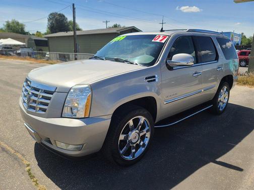 Gold Mist 2007 Cadillac Escalade Base