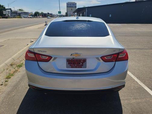 Silver Ice Metallic 2018 Chevrolet Malibu LT