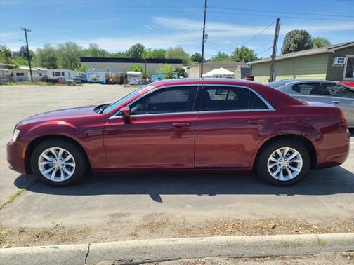 2016 Chrysler 300 Limited