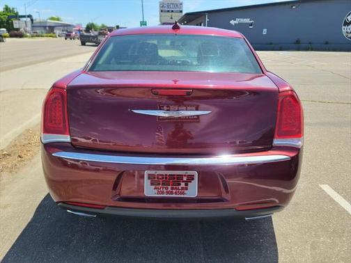 2016 Chrysler 300 Limited