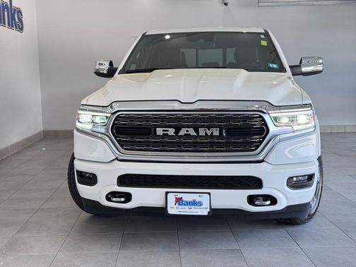 Bright White Clearcoat 2024 RAM 1500 Limited