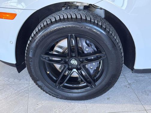 2023 Porsche Macan Base