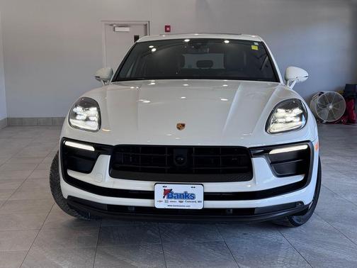 2023 Porsche Macan Base