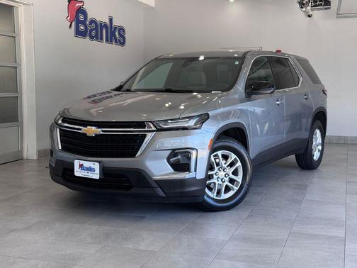Sterling Gray Metallic 2023 Chevrolet Traverse LS