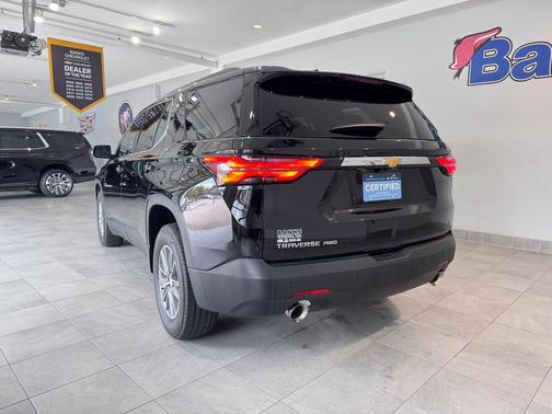 2023 Chevrolet Traverse LT Leather