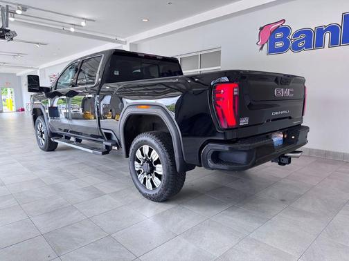 2024 GMC Sierra 2500 Denali
