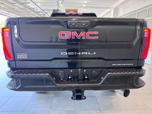 Onyx Black 2024 GMC Sierra 2500 Denali