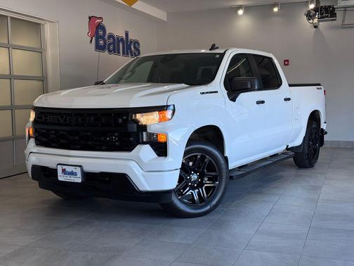 2023 Chevrolet Silverado 1500 Custom