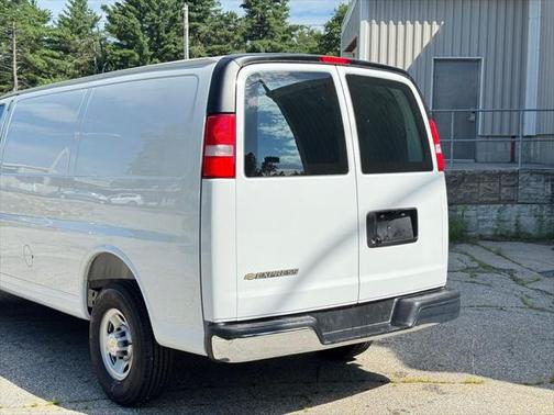 2025 Chevrolet Express 2500 RWD 2500 Regular Wheelbase WT
