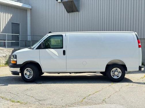 2025 Chevrolet Express 2500 RWD 2500 Regular Wheelbase WT