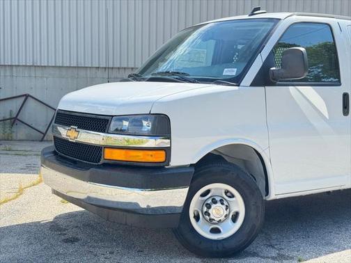 2025 Chevrolet Express 2500 RWD 2500 Regular Wheelbase WT