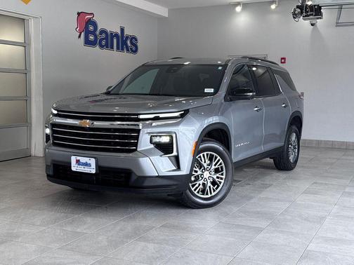2024 Chevrolet Traverse LT