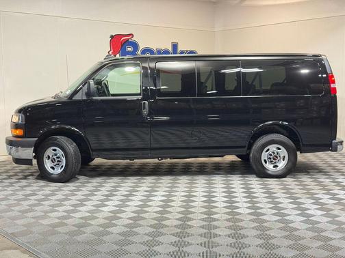 Onyx Black 2025 GMC Savana 2500 RWD 2500 Regular Wheelbase LT