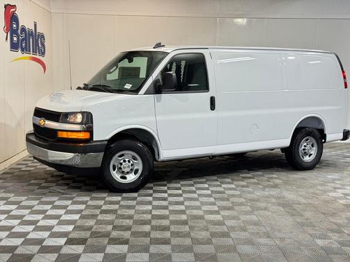 Summit White 2026 Chevrolet Express 2500 Work Van