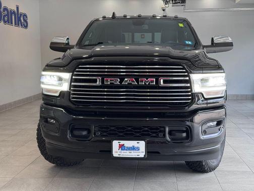 2022 RAM 3500 Laramie Crew Cab 4x4 8' Box