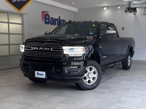 2022 RAM 3500 Laramie Crew Cab 4x4 8' Box