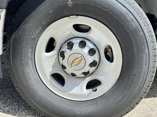 2025 Chevrolet Express 2500 RWD 2500 Regular Wheelbase WT