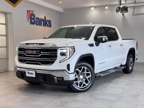 Summit White 2022 GMC Sierra 1500 SLT
