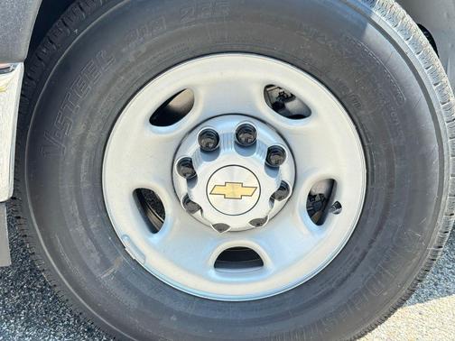 2025 Chevrolet Express 2500 RWD 2500 Regular Wheelbase WT