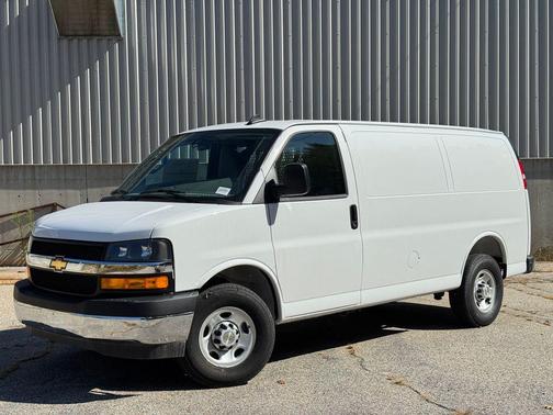 2025 Chevrolet Express 2500 RWD 2500 Regular Wheelbase WT