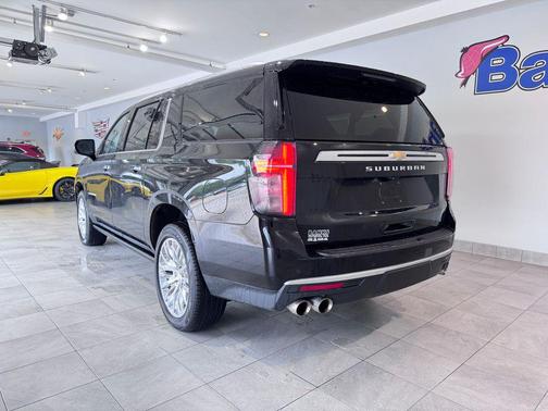 2023 Chevrolet Suburban 4WD High Country