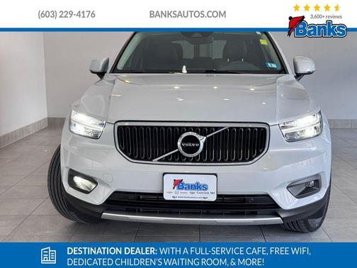 2021 Volvo XC40 T5 Momentum