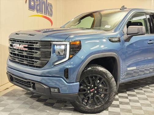 2025 GMC Sierra 1500 Elevation