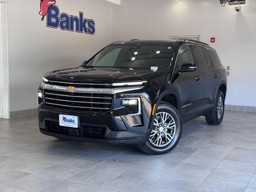 Black Metallic 2024 Chevrolet Traverse LT