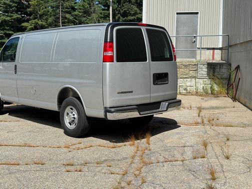 2025 Chevrolet Express 2500 RWD 2500 Regular Wheelbase WT