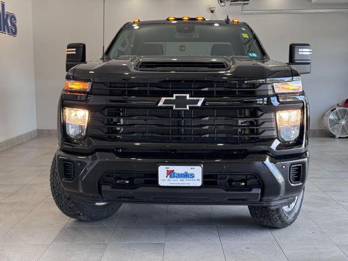 Black 2025 Chevrolet Silverado 2500 Custom