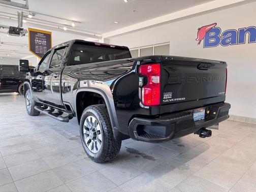 Black 2025 Chevrolet Silverado 2500 Custom