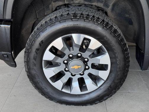 Black 2025 Chevrolet Silverado 2500 Custom