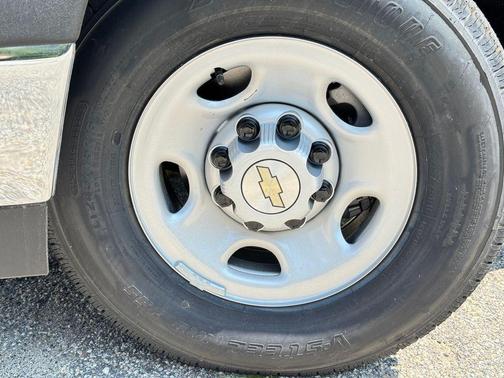 2025 Chevrolet Express 2500 RWD 2500 Regular Wheelbase WT