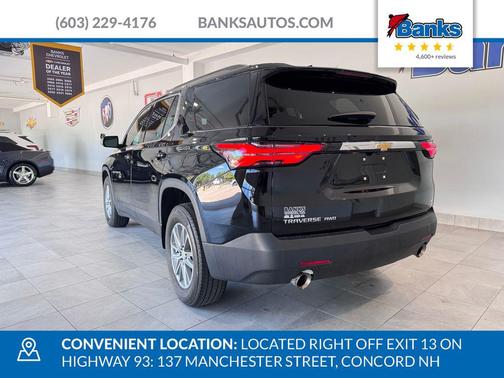 Mosaic Black Metallic 2023 Chevrolet Traverse LT Cloth
