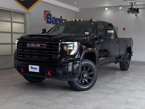Onyx Black 2024 GMC Sierra 2500 AT4