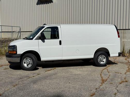 2025 Chevrolet Express 2500 RWD 2500 Regular Wheelbase WT