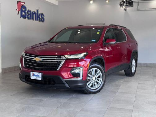 Radiant Red Tintcoat 2023 Chevrolet Traverse LT Leather