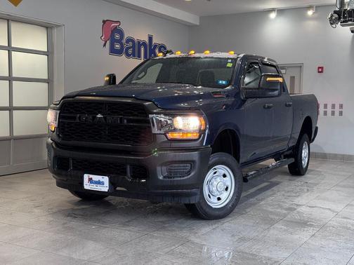 2024 RAM 2500 Tradesman Crew Cab 4x4 6'4' Box