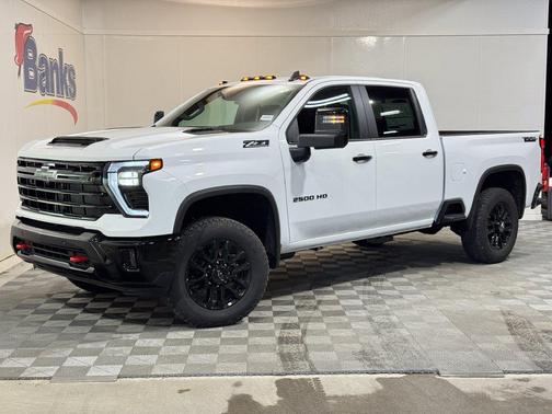 Summit White 2026 Chevrolet Silverado 2500 LT