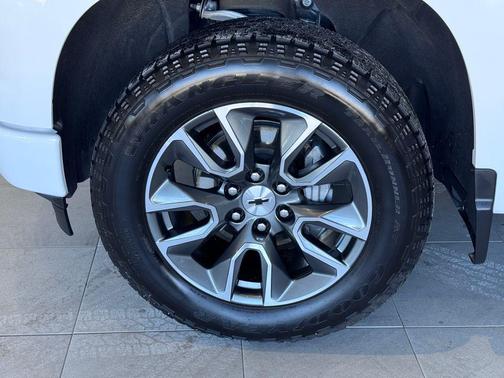 Summit White 2025 Chevrolet Silverado 1500 RST