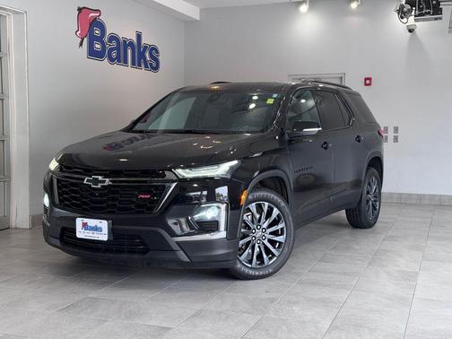 Black Metallic 2022 Chevrolet Traverse RS