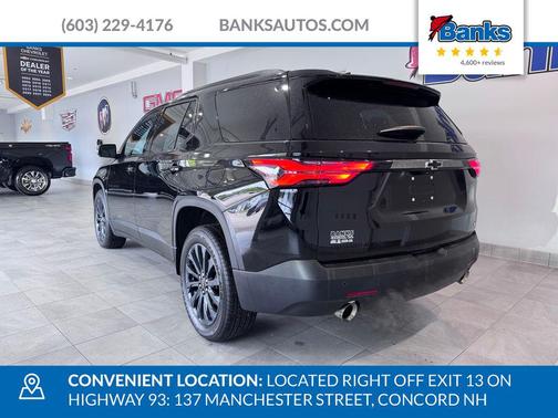 Black Metallic 2022 Chevrolet Traverse RS