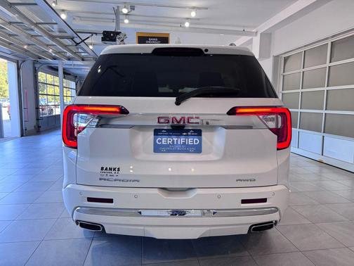 2023 GMC Acadia Denali