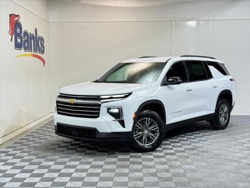 2025 Chevrolet Traverse LT