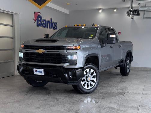 Sterling Gray Metallic 2025 Chevrolet Silverado 2500 Custom