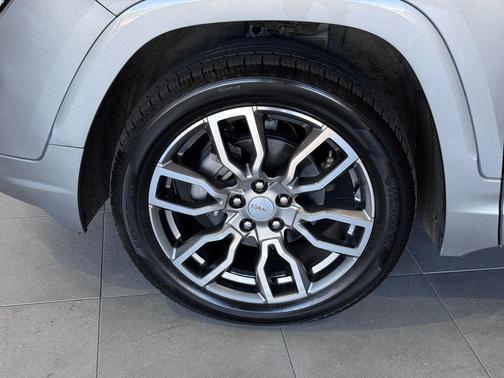 Sterling Metallic 2023 GMC Terrain Denali