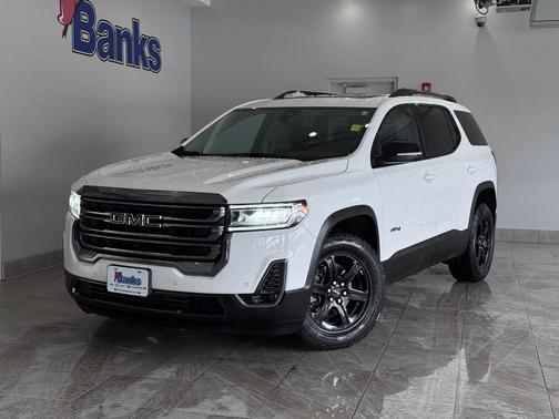 2023 GMC Acadia AWD AT4